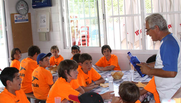 La segunda semana del IV Campus de Verano de fútbol de la Escuela Municipal de San Blas (EDM).