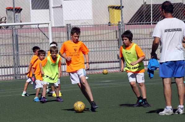 La segunda semana del IV Campus de Verano de fútbol de la Escuela Municipal de San Blas (EDM).
