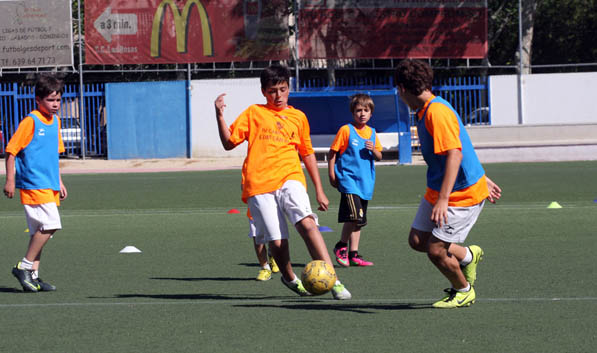 La segunda semana del IV Campus de Verano de fútbol de la Escuela Municipal de San Blas (EDM).