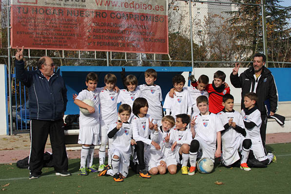 Benjamín B. Éxito deportivo y de público en el II Torneo de Navidad de la EDM