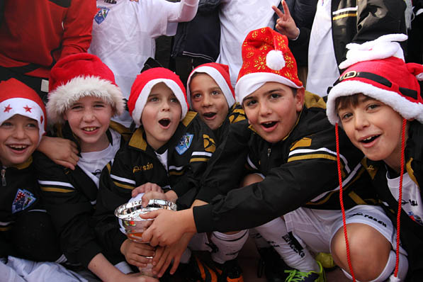 Infantil B. Éxito deportivo y de público en el II Torneo de Navidad de la EDM