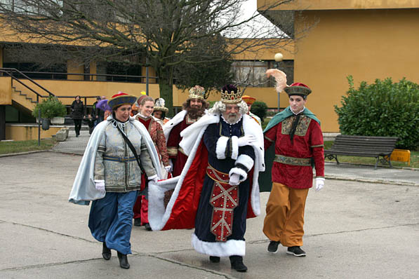 La Escuela Deportiva Municipal de San Blas ha participado en la Cabalgata de Reyes del distrito de San Blas-Canillejas.