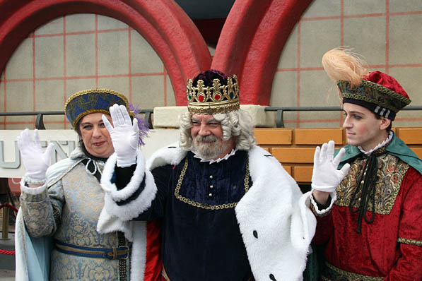 La Escuela Deportiva Municipal de San Blas ha participado en la Cabalgata de Reyes del distrito de San Blas-Canillejas.