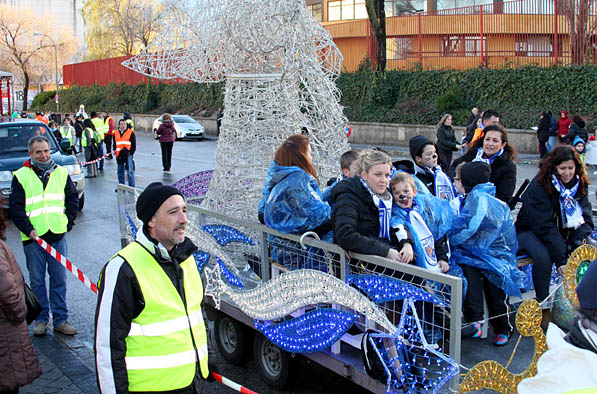 La Escuela Deportiva Municipal de San Blas ha participado en la Cabalgata de Reyes del distrito de San Blas-Canillejas.