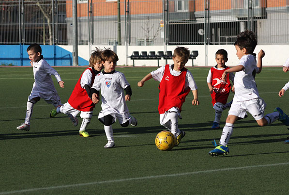 Los Chupetines de la Escuela Municipal de Fútbol San Blas.