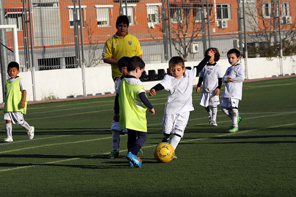 Los Chupetines de la Escuela Municipal de Fútbol San Blas.