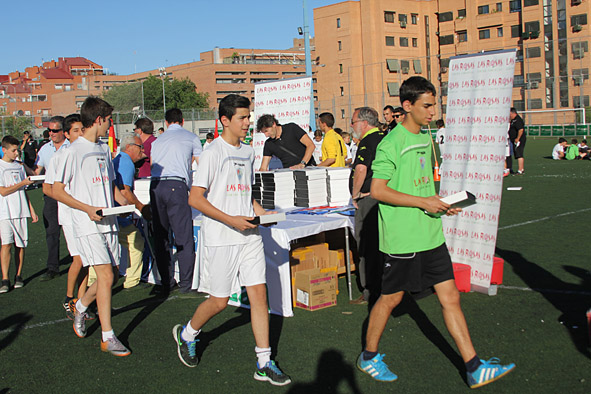 Entrega de trofeos, regalos y placas en la fiesta de EDM San Blas