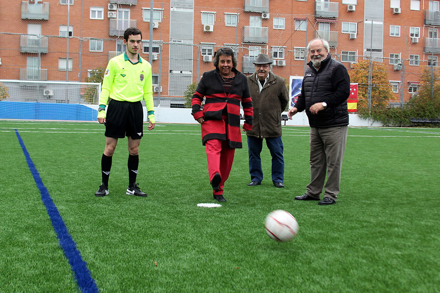 Marta Gómez inauguró oficialmente el campo 2 del Municipal de San Blas.